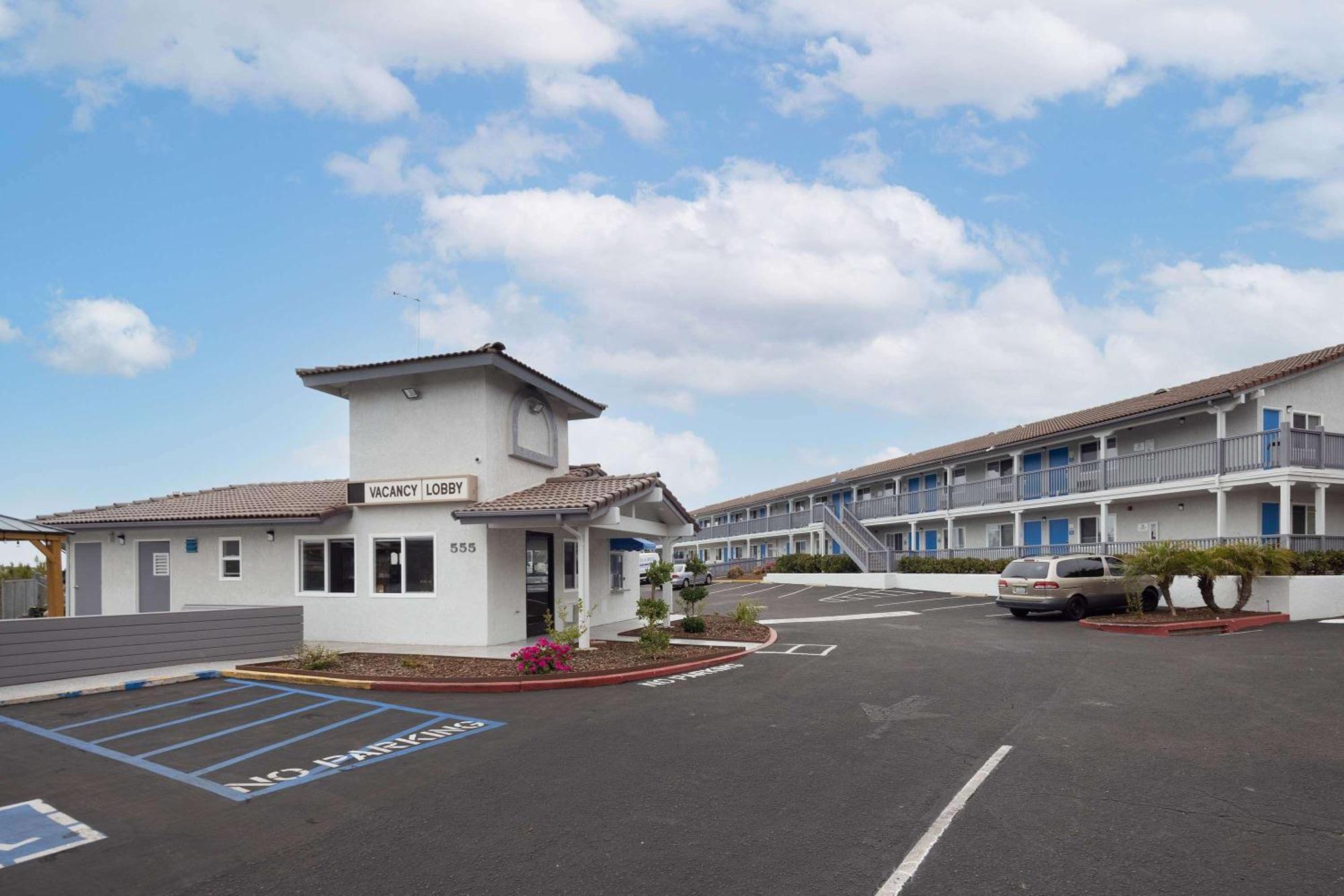 Days Inn By Wyndham Arroyo Grande Pismo Beach Εξωτερικό φωτογραφία